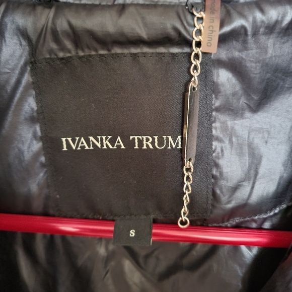 Ivanka Trump black puffer jacket - Picture 3 of 8